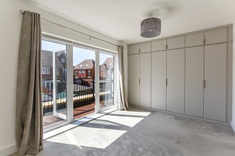 4 bedroom terraced house for sale, Beatrice Square, Tadworth KT20