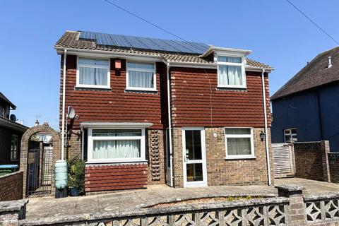 4 bedroom detached house for sale, Normanton Avenue, Bognor Regis