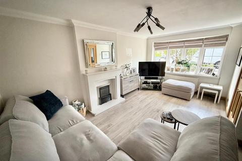 15 Birchinall Close, Macclesfield, SK11 8QS