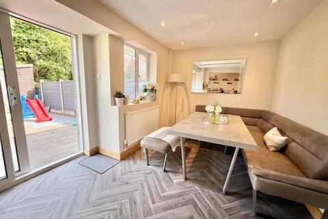 15 Birchinall Close, Macclesfield, SK11 8QS