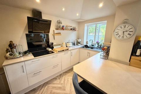 15 Birchinall Close, Macclesfield, SK11 8QS