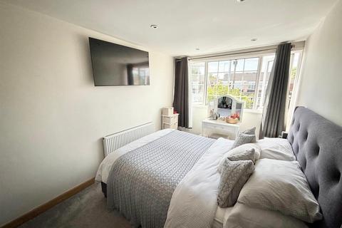 15 Birchinall Close, Macclesfield, SK11 8QS