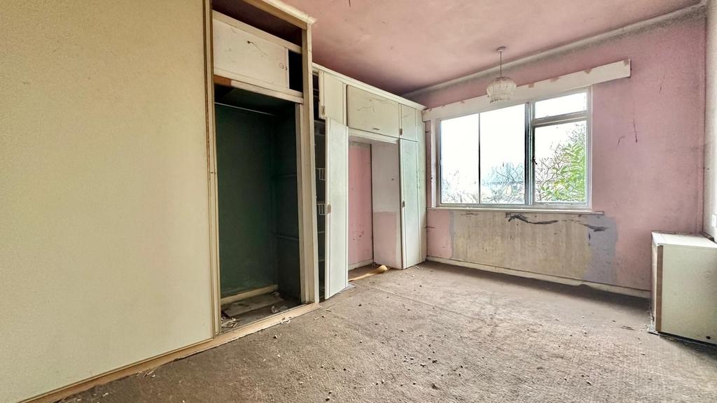 Photograph 12