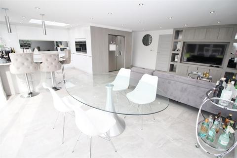 undefined, Gables Avenue, Red Road, Borehamwood