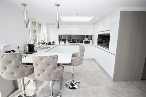 undefined, Gables Avenue, Red Road, Borehamwood