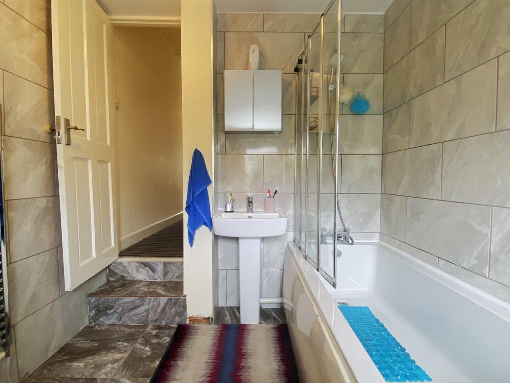 Bathroom2