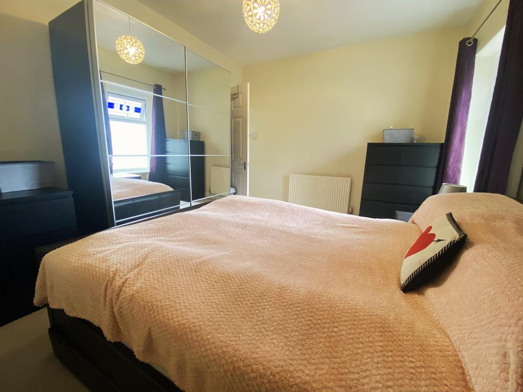 Master Bedroom3