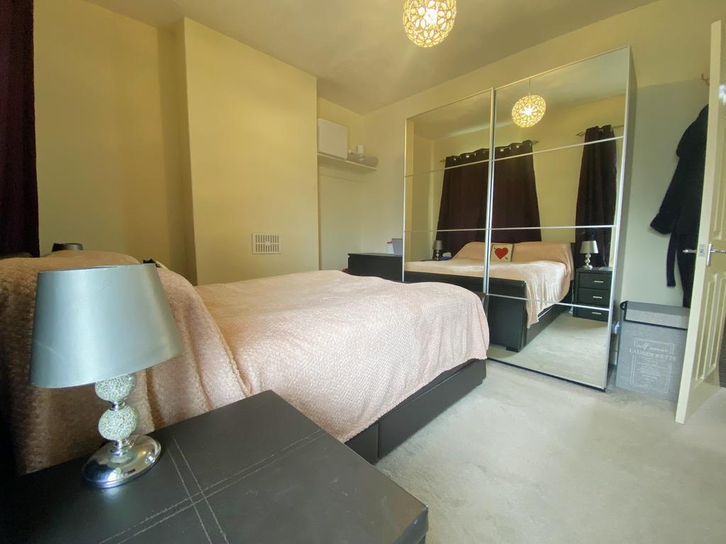 Master Bedroom2