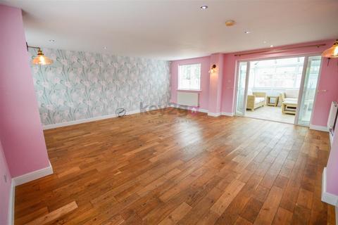3 bedroom detached house for sale, Sheffield Road, Killamarsh, Sheffield, S21