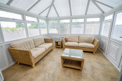 3 bedroom detached house for sale, Sheffield Road, Killamarsh, Sheffield, S21