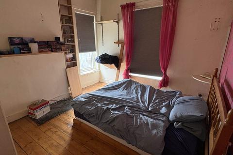27 Charles Street, Royton, Oldham, OL2 5JN