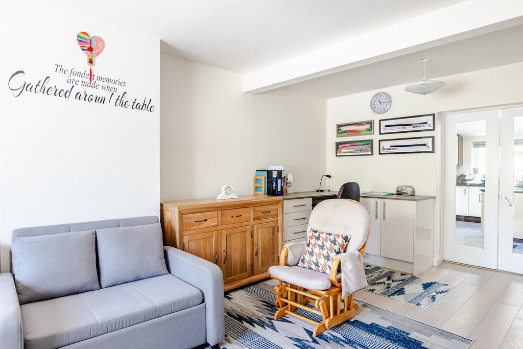 Familyroom2