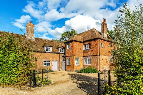6 bedroom detached house for sale, Malthouse Lane, Horley, Surrey, RH6