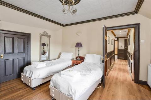 1 bedroom flat for sale, 1/9 New Assembly Close, 142 High Street, Edinburgh, EH1