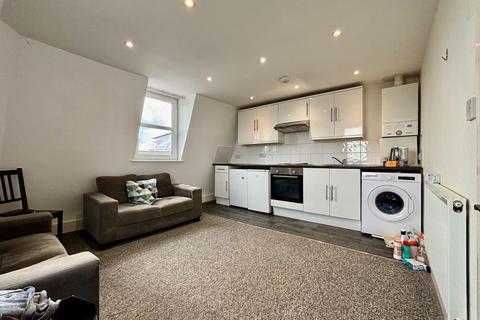 2 bedroom apartment to rent, Trinity Road, Tooting Bec, SW17