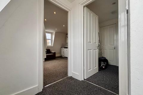 2 bedroom apartment to rent, Trinity Road, Tooting Bec, SW17