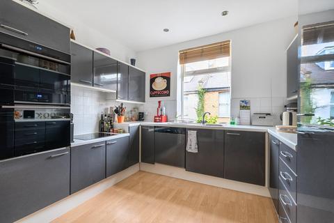 2 bedroom flat for sale, Lambolle Place, Belsize Park, London, NW3