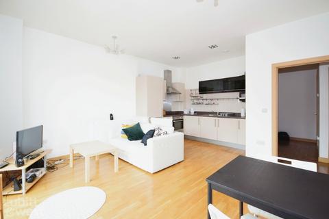 2 bedroom apartment to rent, Manor Road Wallington SM6