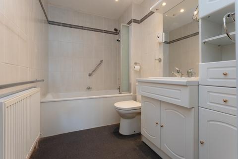 3 bedroom flat for sale, Shortlands Road Bromley BR2