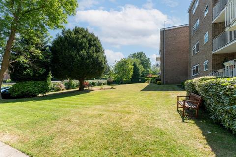 3 bedroom flat for sale, Shortlands Road Bromley BR2