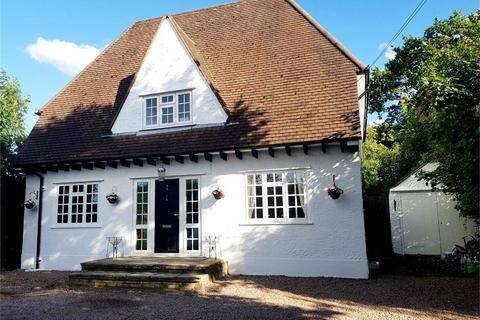 55 Leaves Green Road, Keston, BR2 6DE