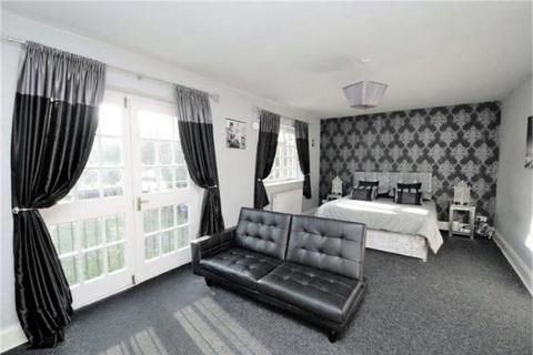 55 Leaves Green Road, Keston, BR2 6DE