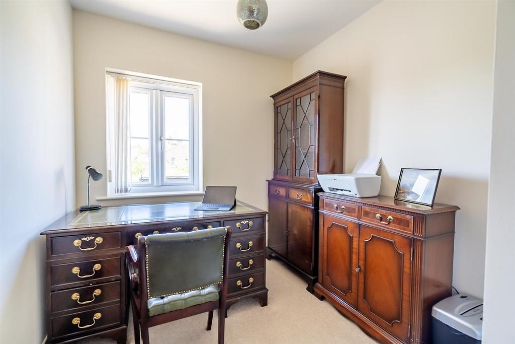 Bedroom / office