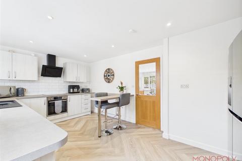 14 Derwent Close, Wrexham, LL12 7YR