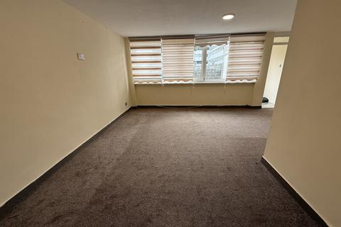 3 bedroom terraced house to rent, Ferraro Close, HOUNSLOW, Greater London, TW5