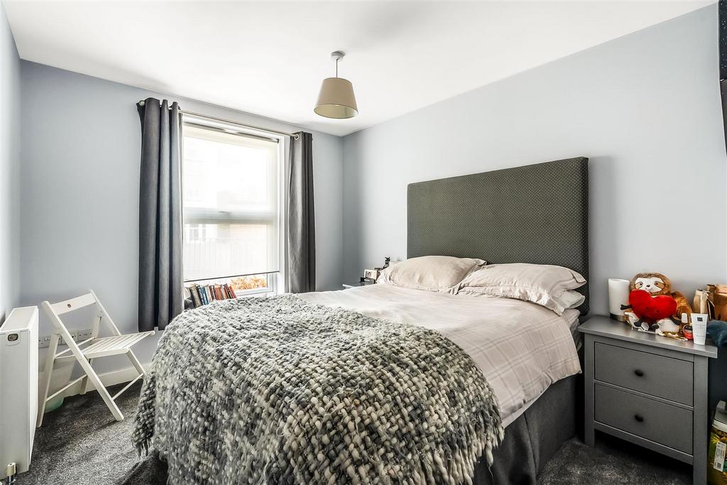 Main bedrom.jpg
