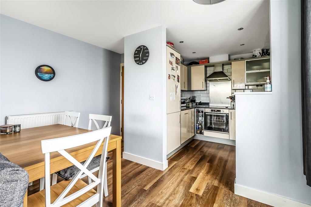 Kitchen dining.jpg