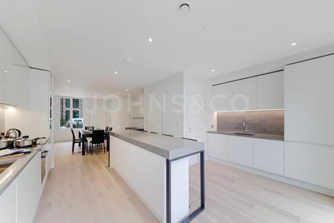 3 bedroom townhouse for sale, Starboard Way, London, E16