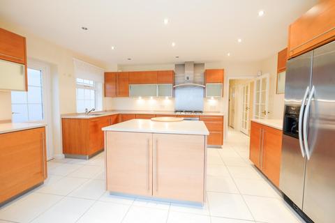 5 bedroom detached house for sale, Avenue Road, Southgate, N14