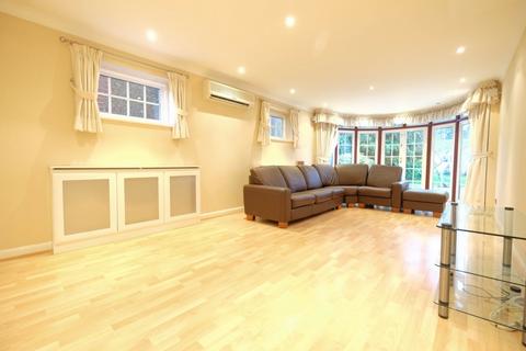 5 bedroom detached house for sale, Avenue Road, Southgate, N14