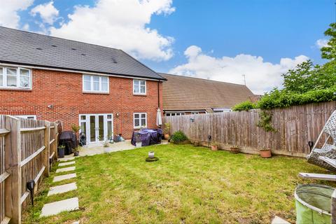 84 Consort Drive, Leatherhead, KT22 0AS