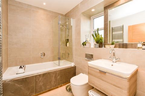 84 Consort Drive, Leatherhead, KT22 0AS