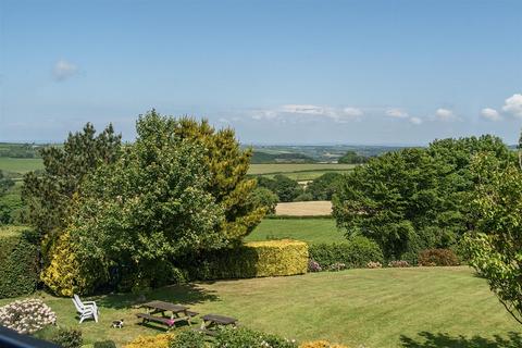 6 bedroom detached house for sale, Church Lane, Frithelstockstone, Torrington