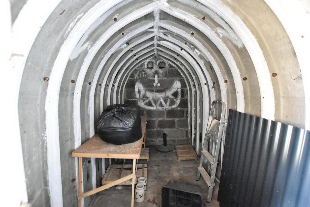 Anderson Shelter