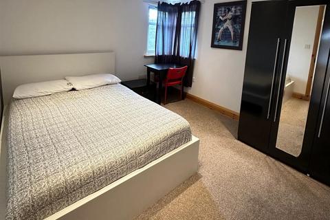 4 bedroom detached house to rent, Bittacy Close, London