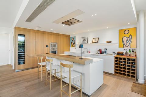 3 bedroom flat for sale, Bolsover Street, London W1W