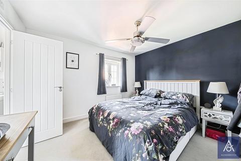 57 Flanders Way, Brackley, NN13 6FX