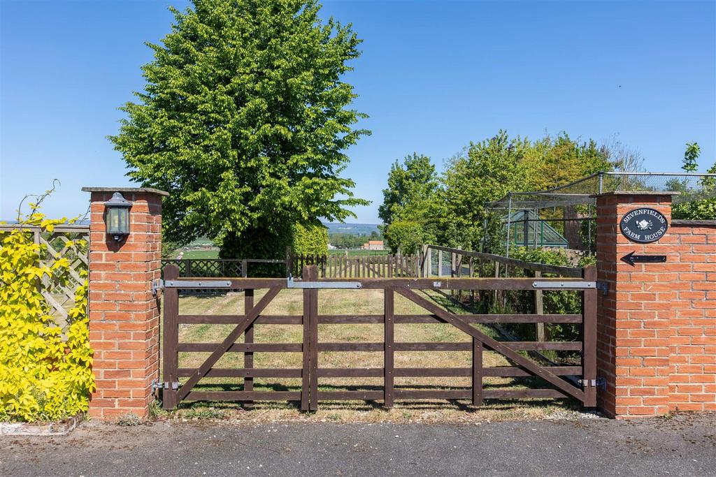 Sevenfields Farm House External-6.jpg