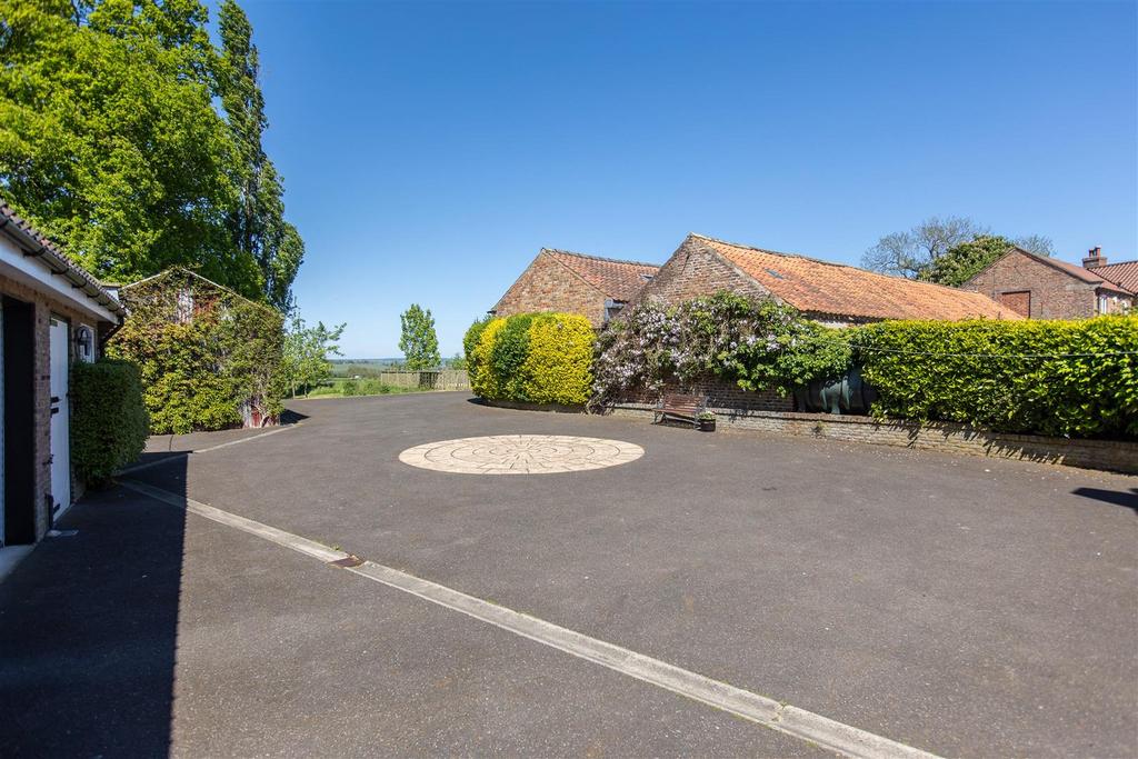 Sevenfields Farm House External-34.jpg