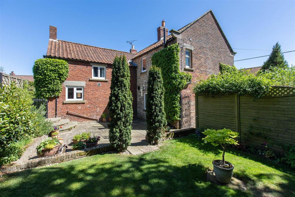 Sevenfields Farm House External-36.jpg