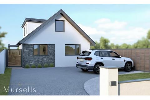 Foxholes Road, Poole BH15