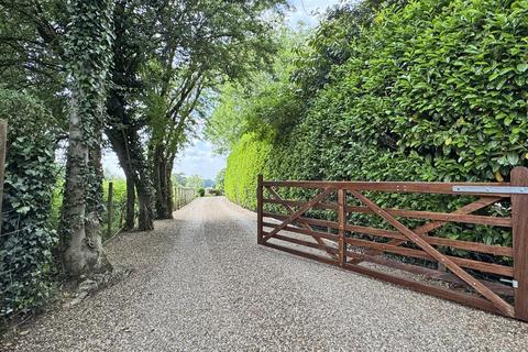 4 bedroom detached house for sale, Upper Gatton, Reigate
