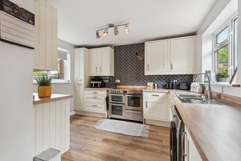 11 Byron Close, Hitchin, SG4 0QS