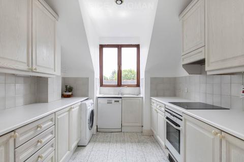 2 bedroom retirement property for sale, Esher Park Avenue, Esher KT10