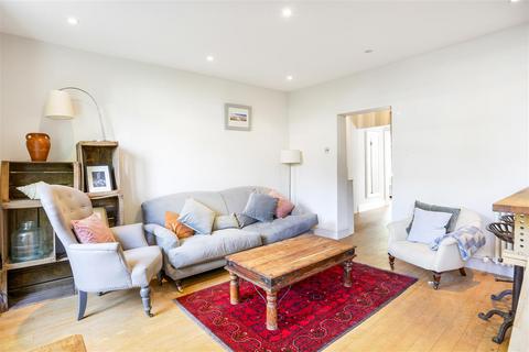 51a Hilldrop Road, London, N7 0JE
