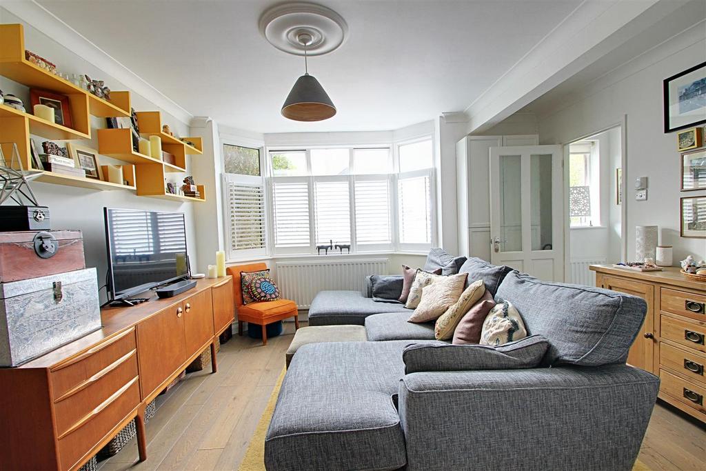 Living Room 1.jpg